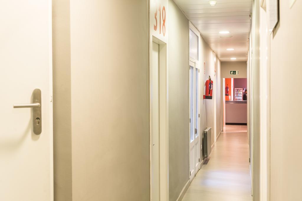 Hostal Benidorm Barcelona Ngoại thất bức ảnh