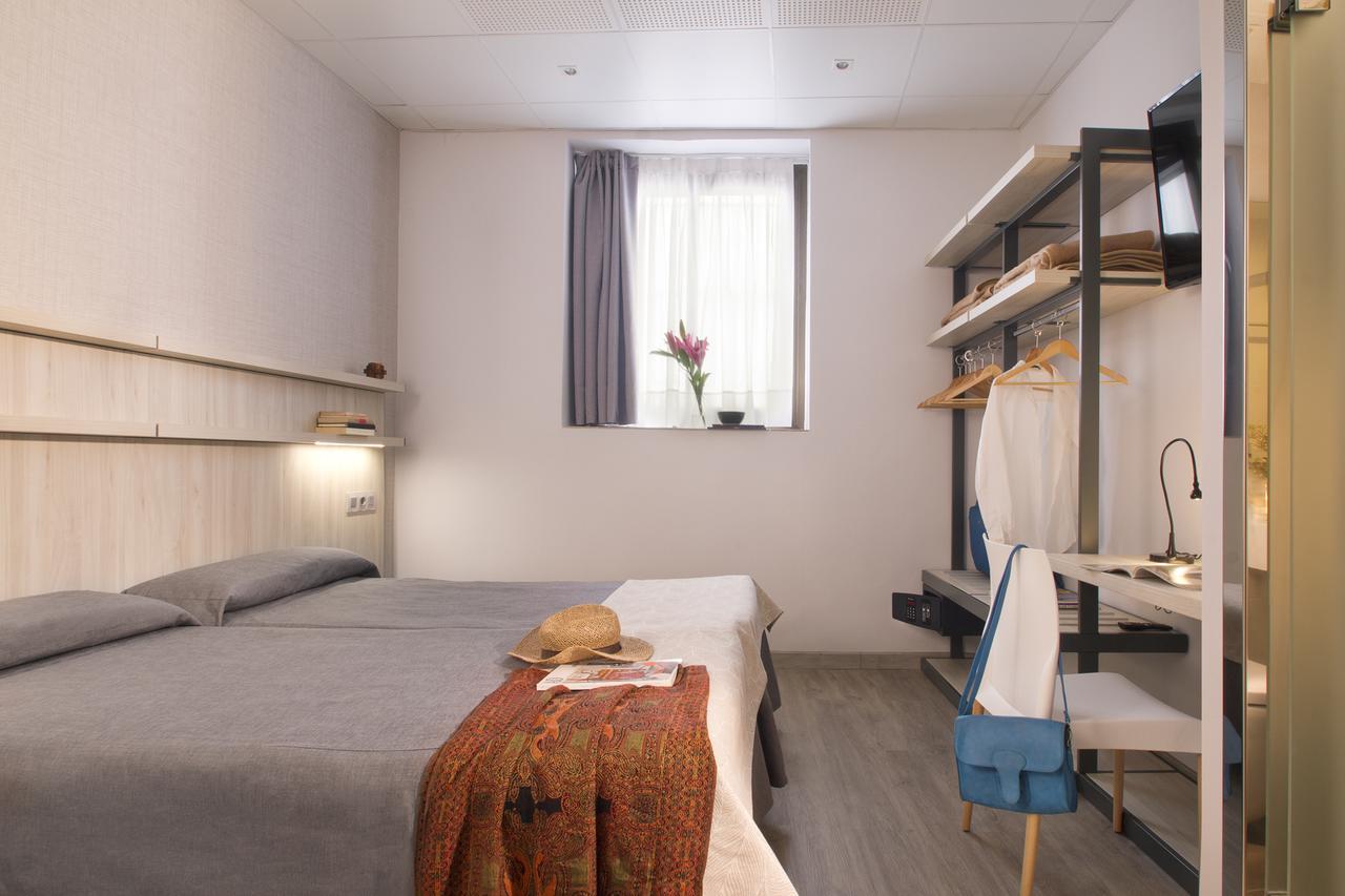 Hostal Benidorm Barcelona Ngoại thất bức ảnh