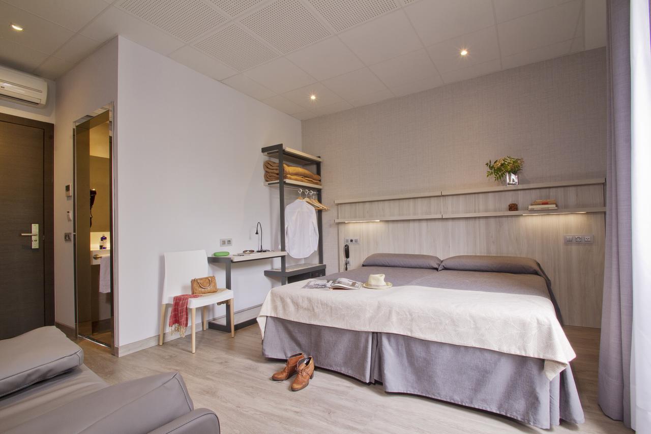 Hostal Benidorm Barcelona Ngoại thất bức ảnh