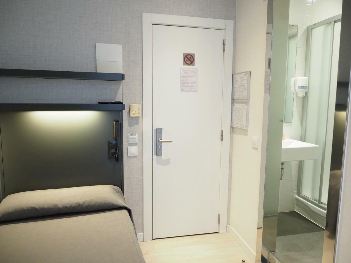 Hostal Benidorm Barcelona Ngoại thất bức ảnh