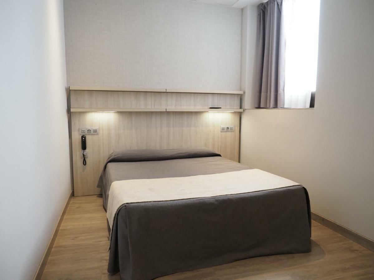 Hostal Benidorm Barcelona Ngoại thất bức ảnh