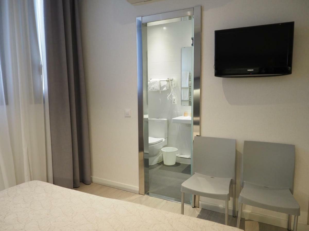 Hostal Benidorm Barcelona Ngoại thất bức ảnh