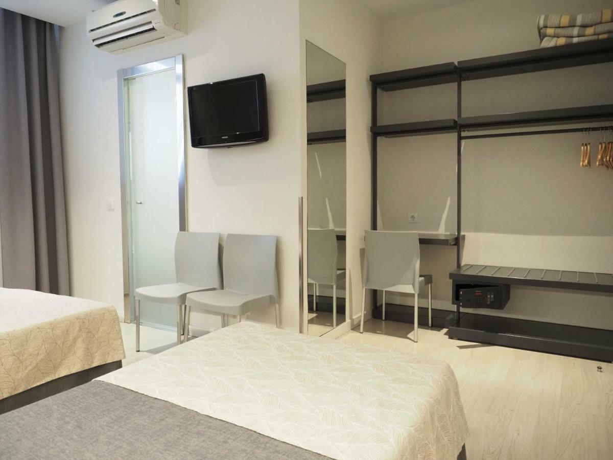 Hostal Benidorm Barcelona Ngoại thất bức ảnh