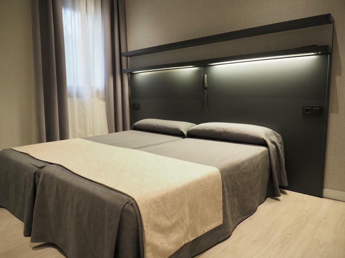 Hostal Benidorm Barcelona Ngoại thất bức ảnh